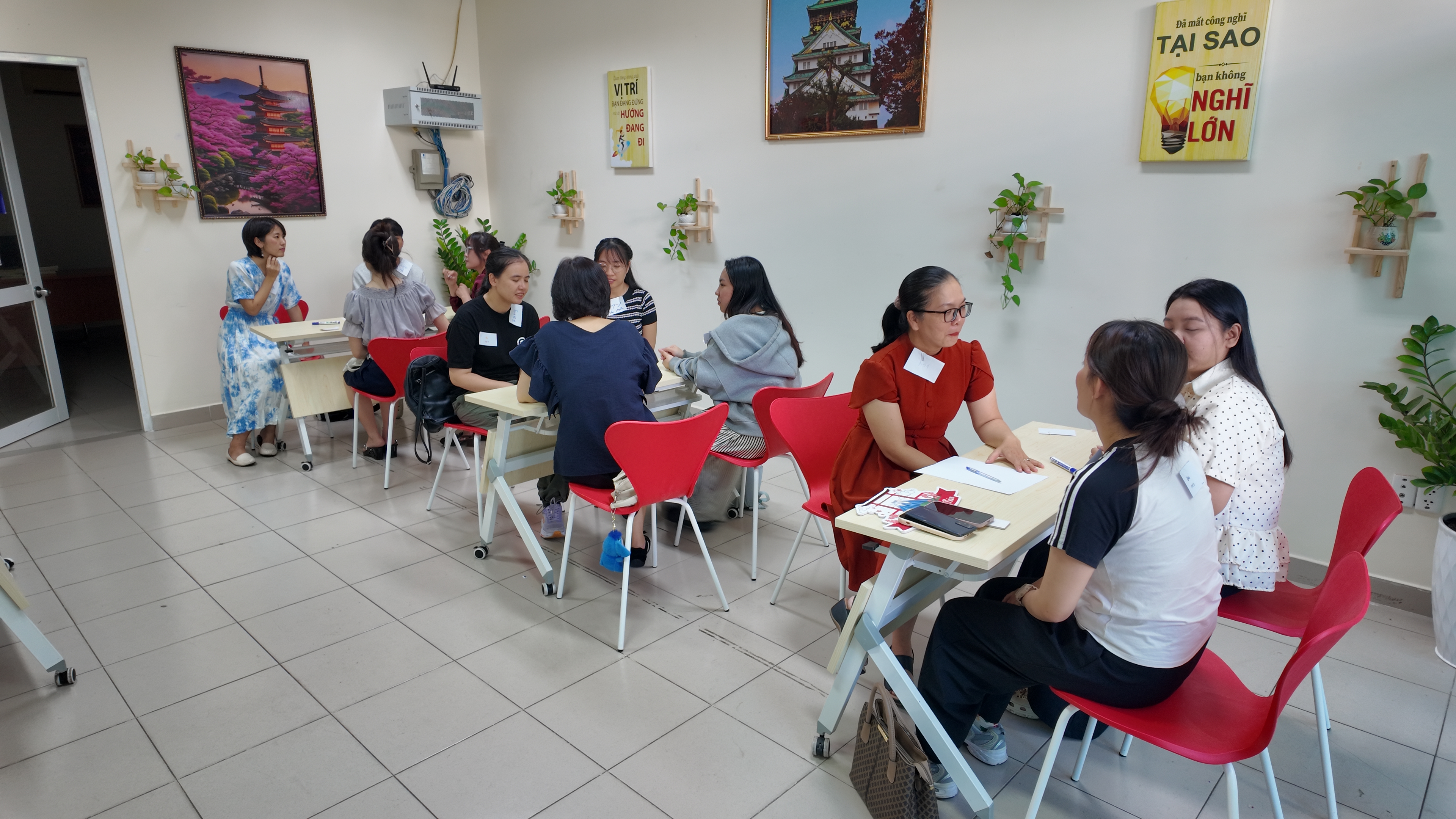 AI LÀ NGƯỜI DẪN DẮT CLB TIẾNG NHẬT KIRAKIRA?