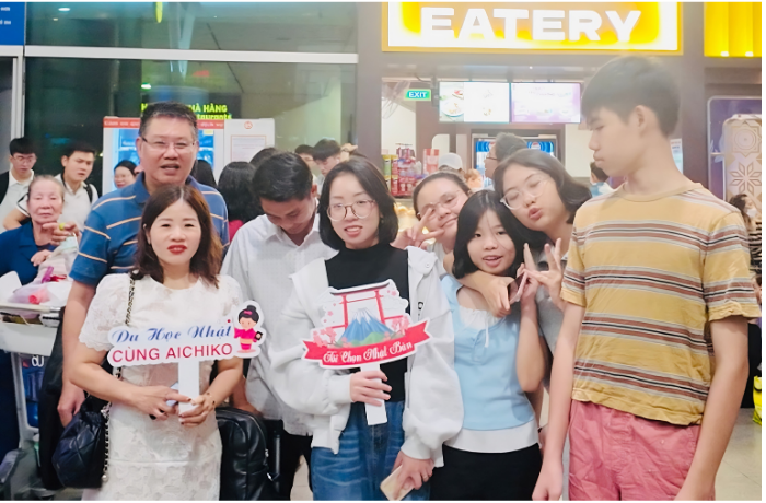 Aichiko tự hào tiễn bước học sinh lên đường nhập học kỳ tháng 10/2026