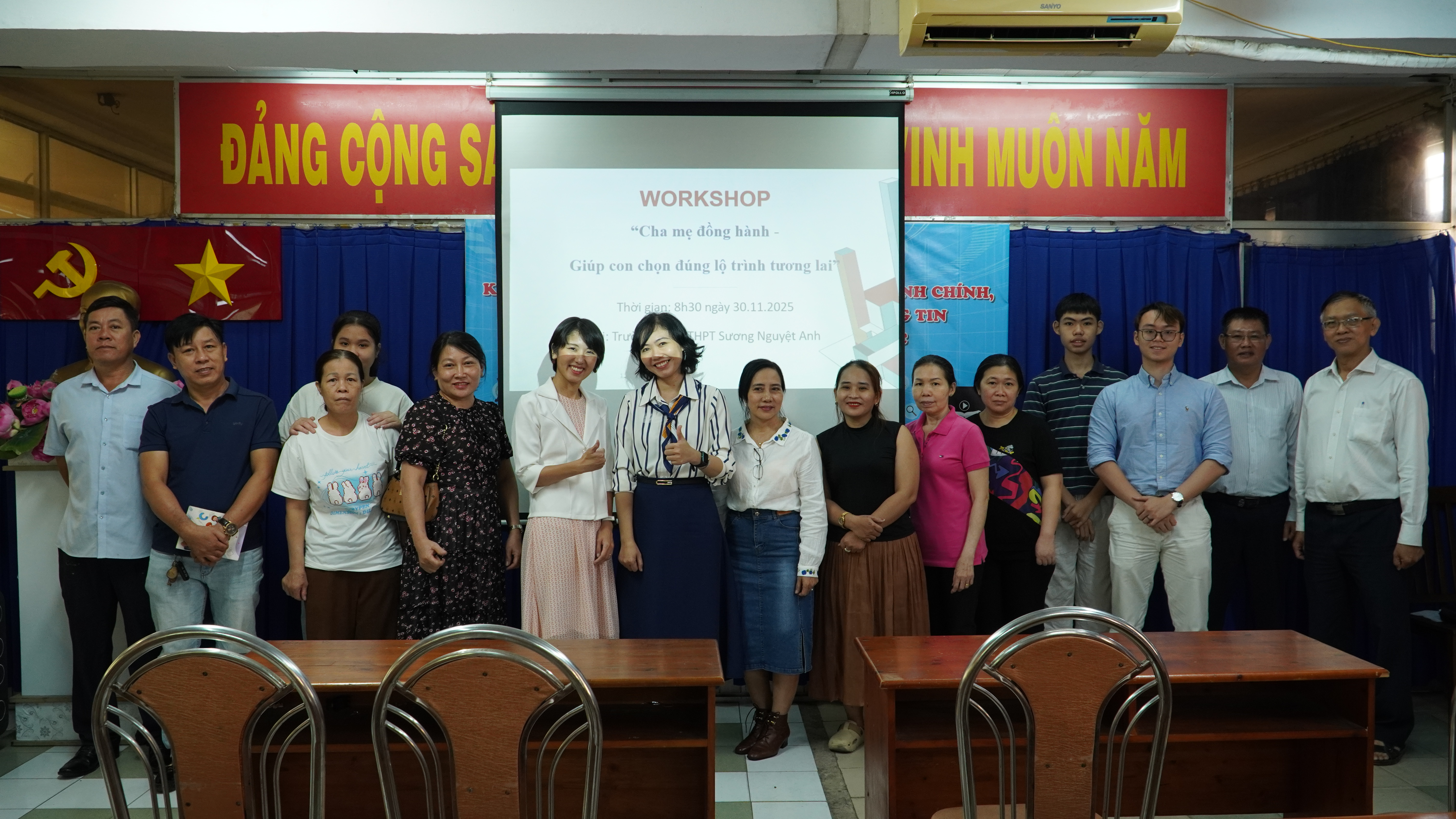 Tìm kiếm học bổng và hỗ trợ tài chính