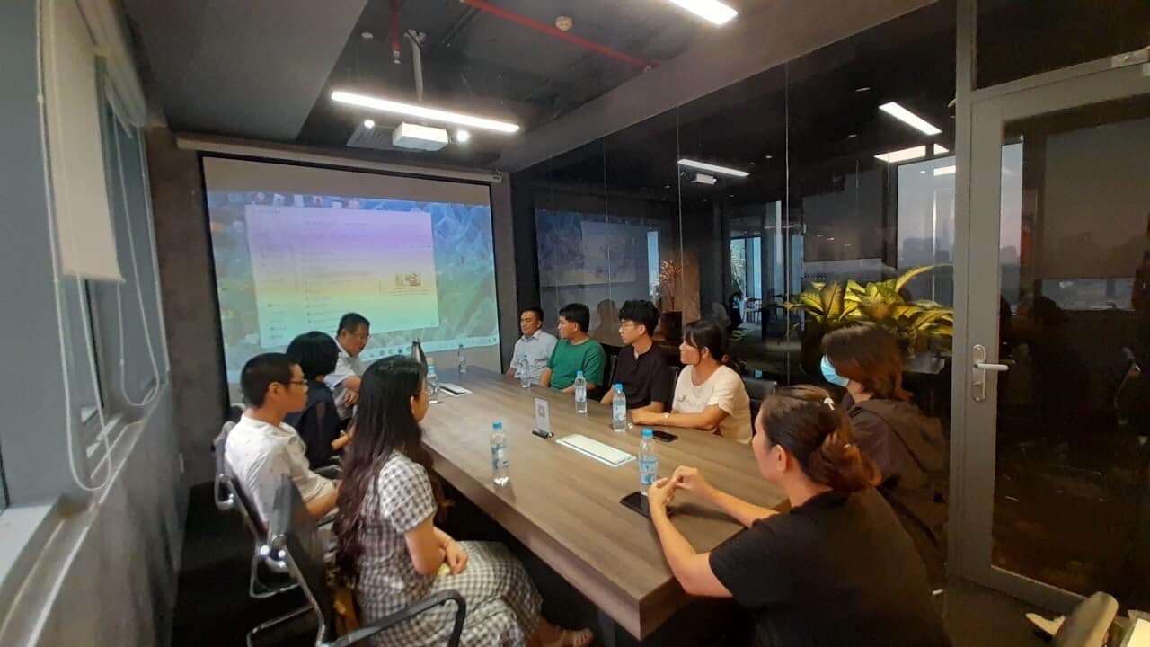 Hoạt Động Tình Nguyện và Cộng Đồng