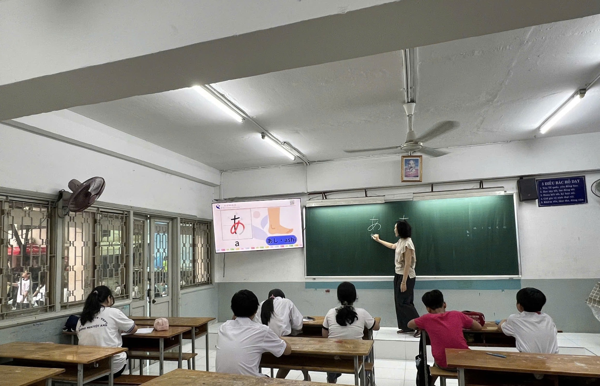 Luyện thi và xin học bổng (nếu có)